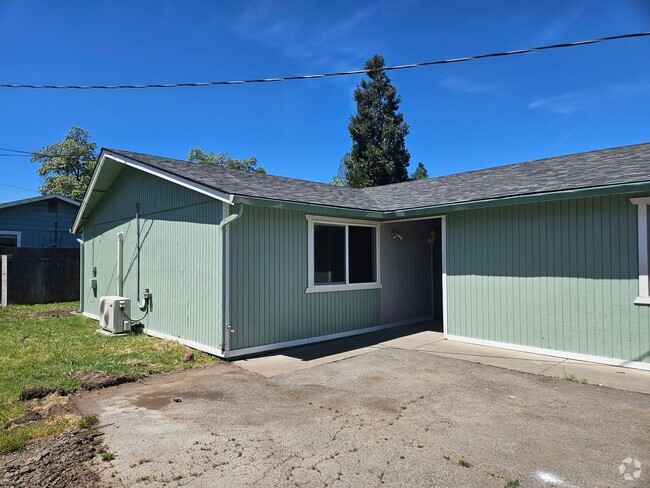 Building Photo - 2504001 Unit A Rental