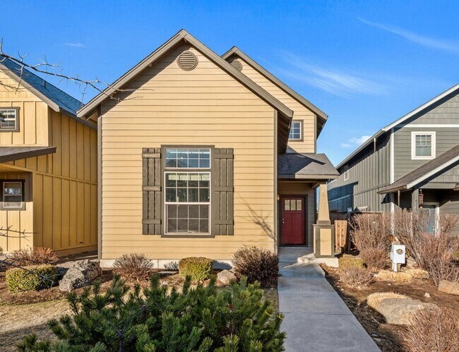 Photo - Beautiful townhome in Empire Crossing with mountain views!