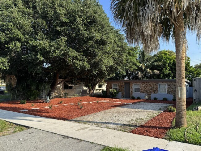 Photo - 2881 NW 11th Pl