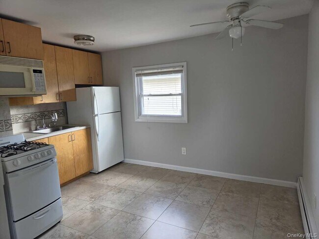 140 N Forest Ave Unit 2nd Floor