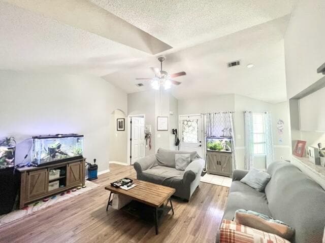 Photo - 132 Wright Cir