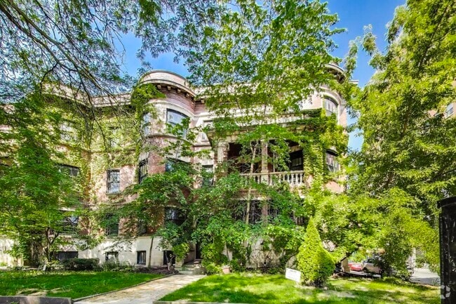 Building Photo - 5502 S Hyde Park Blvd Rental