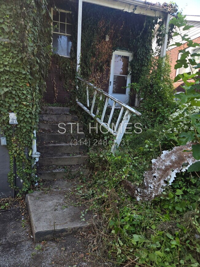 3422 Lucas and Hunt Rd