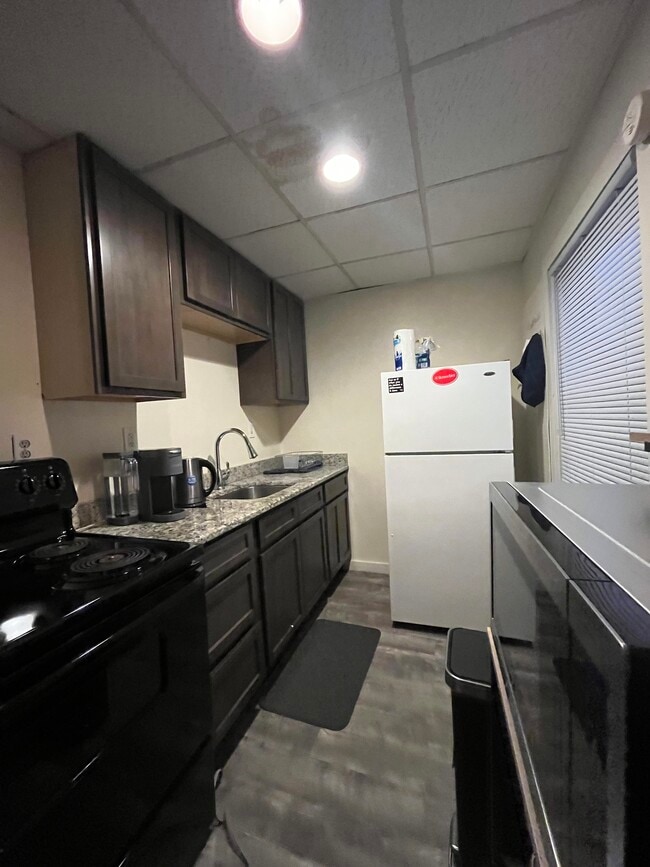 Photo - 1709 Tibbits Ave Unit RPI off campushouing