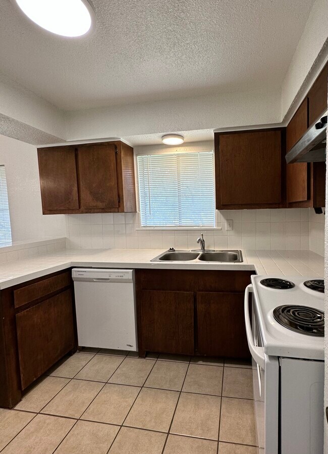 Central Plaza Apartments Early, TX