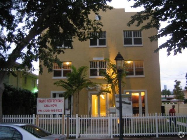 Building Photo - 843 SW 13th Ave Unit 301 Rental