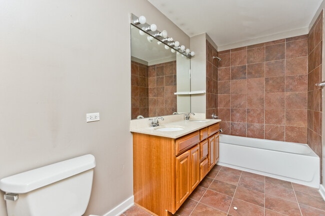 Photo - 1224 W Van Buren St Unit 622