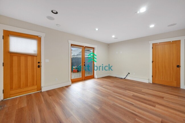 Photo - Stunning 2BR and 3BA single family with la...