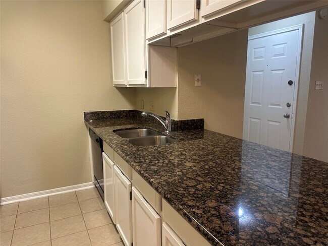 Photo - 2120 El Paseo St Unidad True