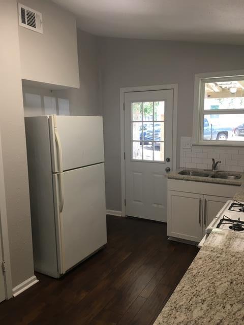 Photo - 1405 Bob Harrison St