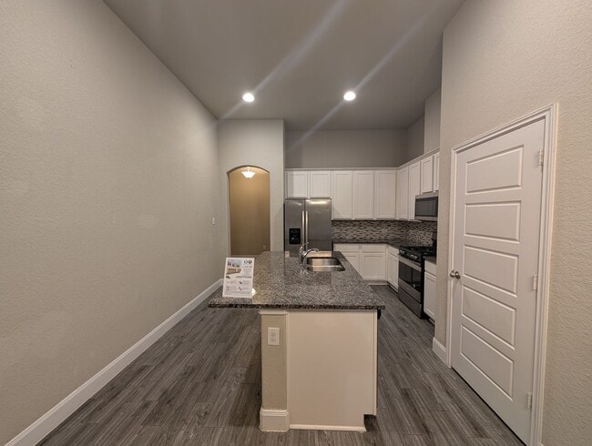 Photo - Less than 1 Mile to Gruene / Fridge Included/ Gas Cooking / Covered Patio / CISD