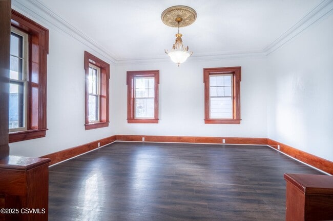 Photo - 934 Grand St