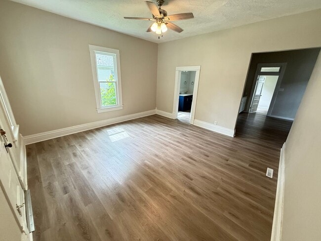 Photo - 3 Bed 1 Bath Aurora, MO