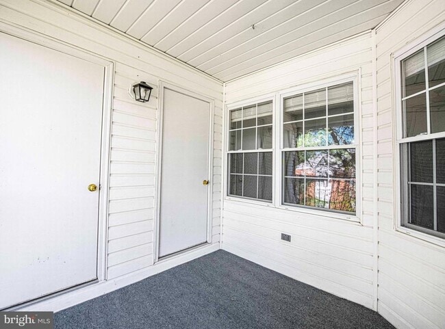Building Photo - 201 Burkwood Ct Unit 3B