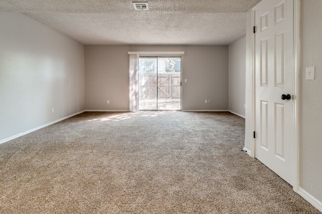 Photo - Newly Renovated 2bed 2 bath !Townhome