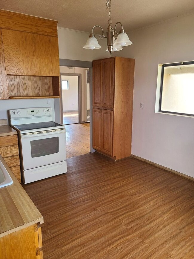 Photo - 215 Elguea Ave