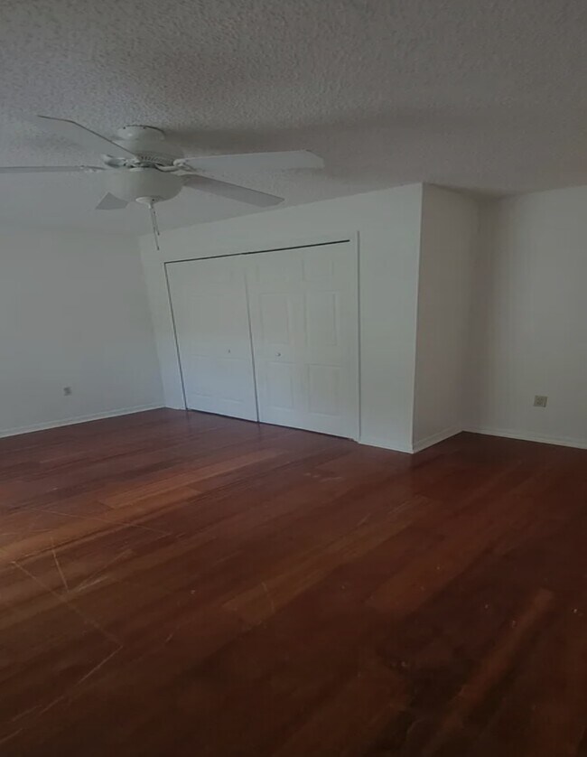 Photo - 1860 Amero Ave