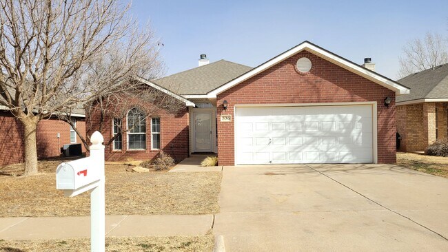 Photo - Adorable 3/2/2 Available May 1st!!