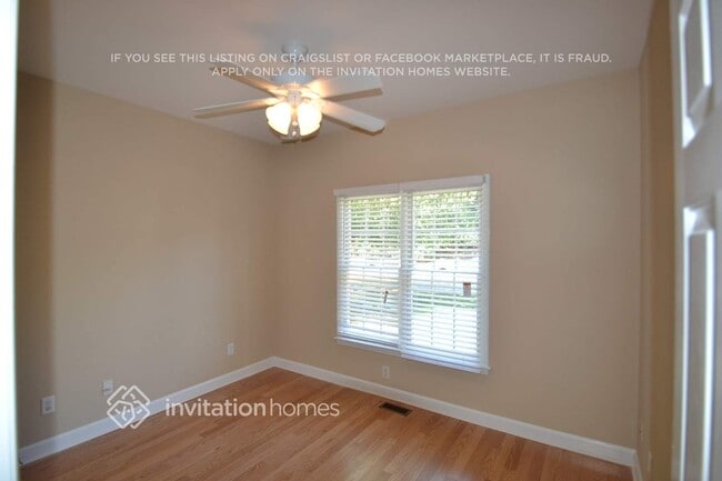 Photo - 3600 Sunningdale Way