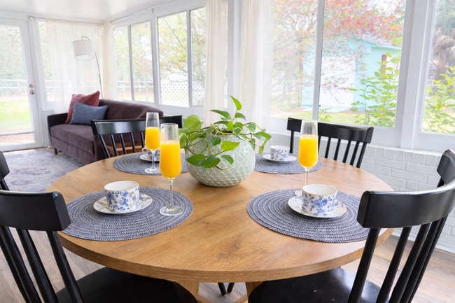 Building Photo - 1905 E Hatton St