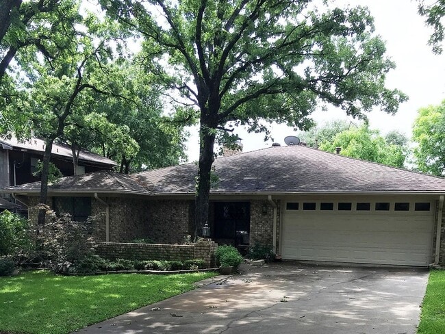 Building Photo - 3906 Double Oak Ln