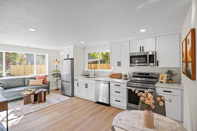 Photo - 9545 Wallingford Ave N