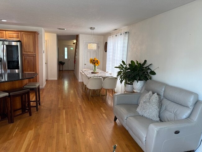 Photo - 319 Farrwood Dr
