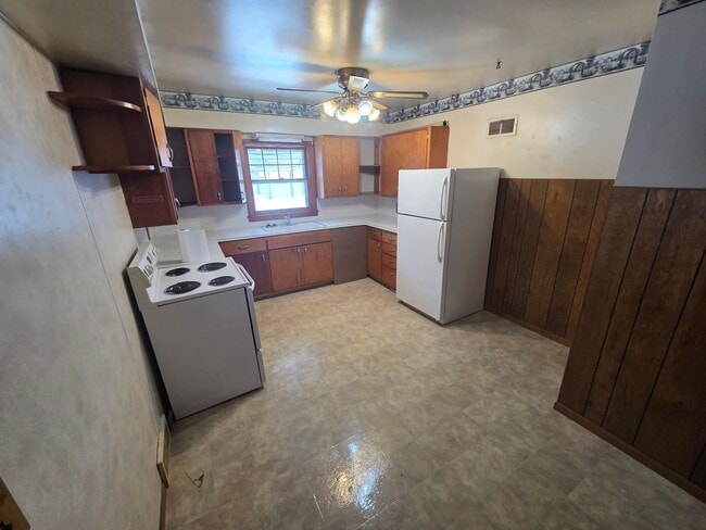 Photo - 2 bedroom house in Lohrville now available! $725