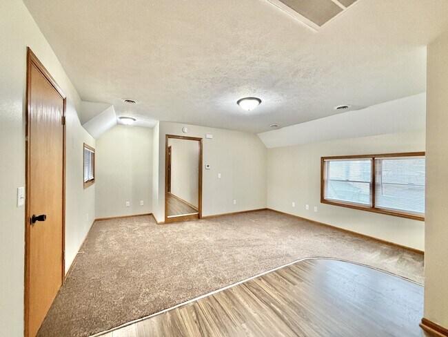 Photo - 167 S Jackson St