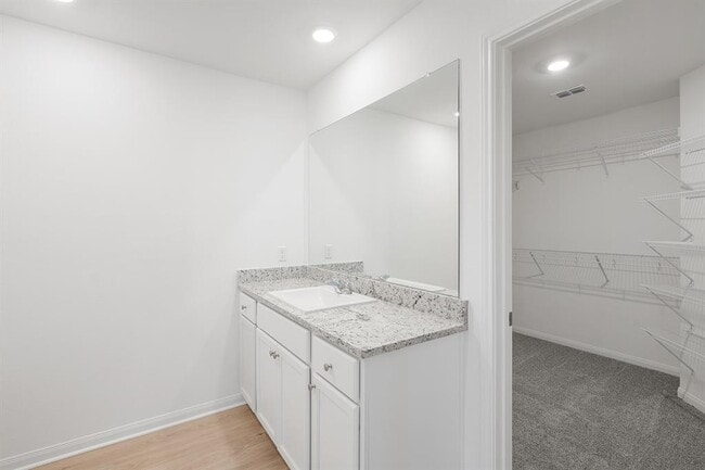 Photo - 112 Wirepass Cres