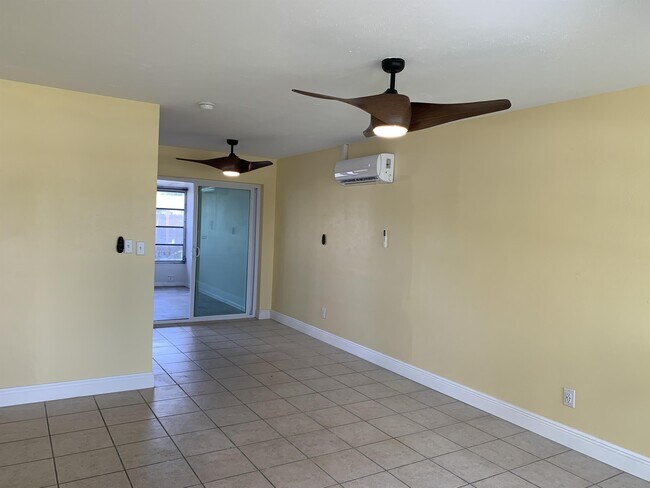 Photo - 1120 Vineyard St