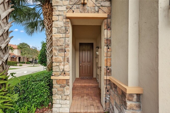 Photo - 6978 Broadland Wy