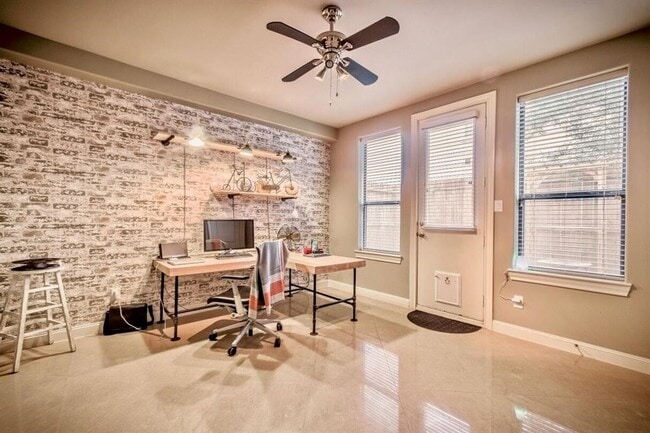 Building Photo - 2821 Sherwin St