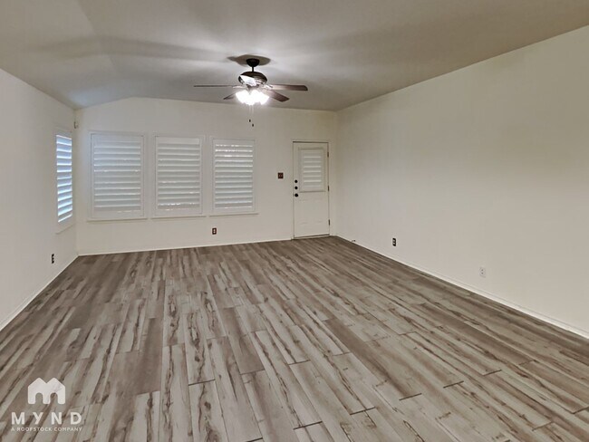 Photo - 4611 Echo Lake Dr