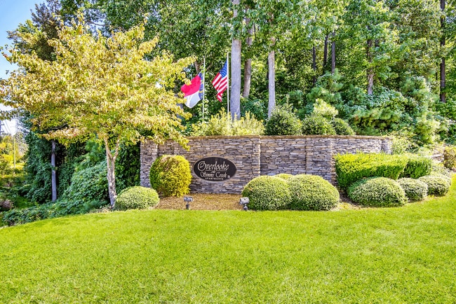 Overlooke at Simms Creek Apartments