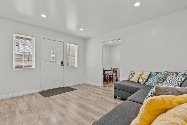 6910 Alabama Ave Unit 1