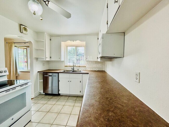 Photo - 1342 Xavier St