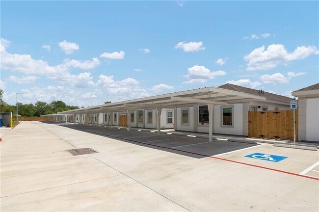 Building Photo - 740 N Alamo Rd Unit 7 Rental