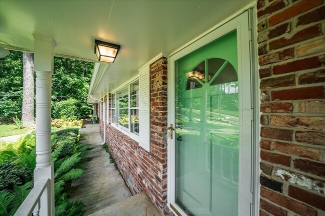 Photo - 2038 S Akin Dr