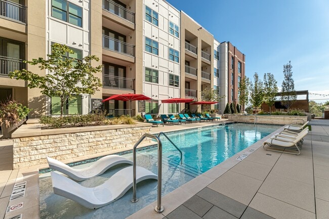 Building Photo - Morada Plano