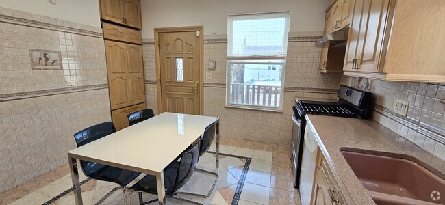 Building Photo - 3220 W Cortez St Unit 2 Rental