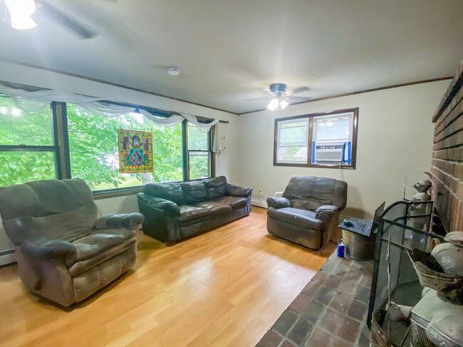 Photo - 748 Togus Rd