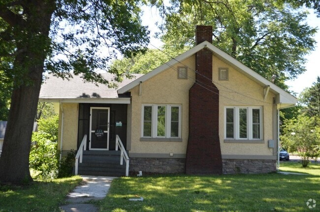 Building Photo - 101 S Garth Ave Rental
