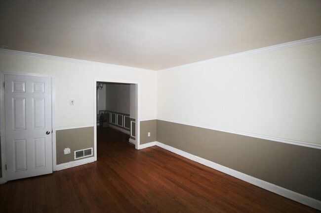 2111 Redthorn Rd