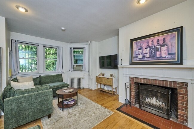 Photo - 458 Beacon St Unit 1