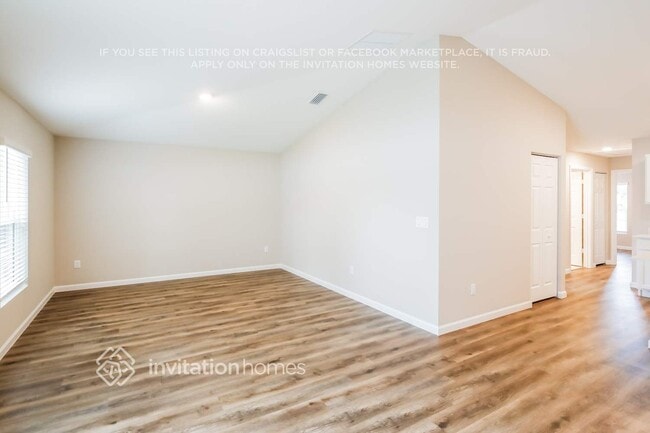 Photo - 1702 SW Airoso Blvd