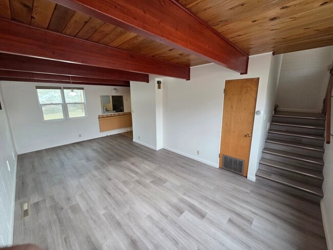 Building Photo - 27 9th St Unit 27 9th Street