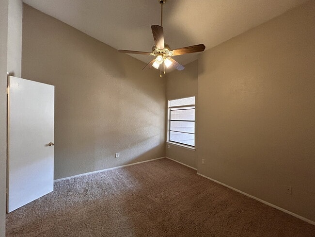 Photo - Cute 2\1 Duplex in Whisperwood