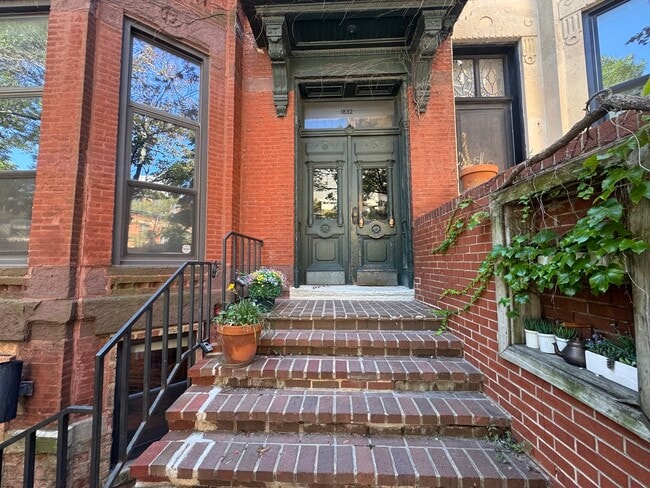 Photo - 1832 N Lincoln Ave Unit 2M