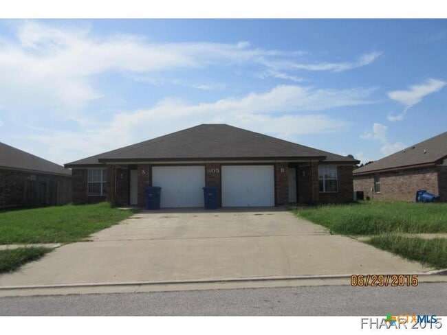 Building Photo - 605 Bermuda St